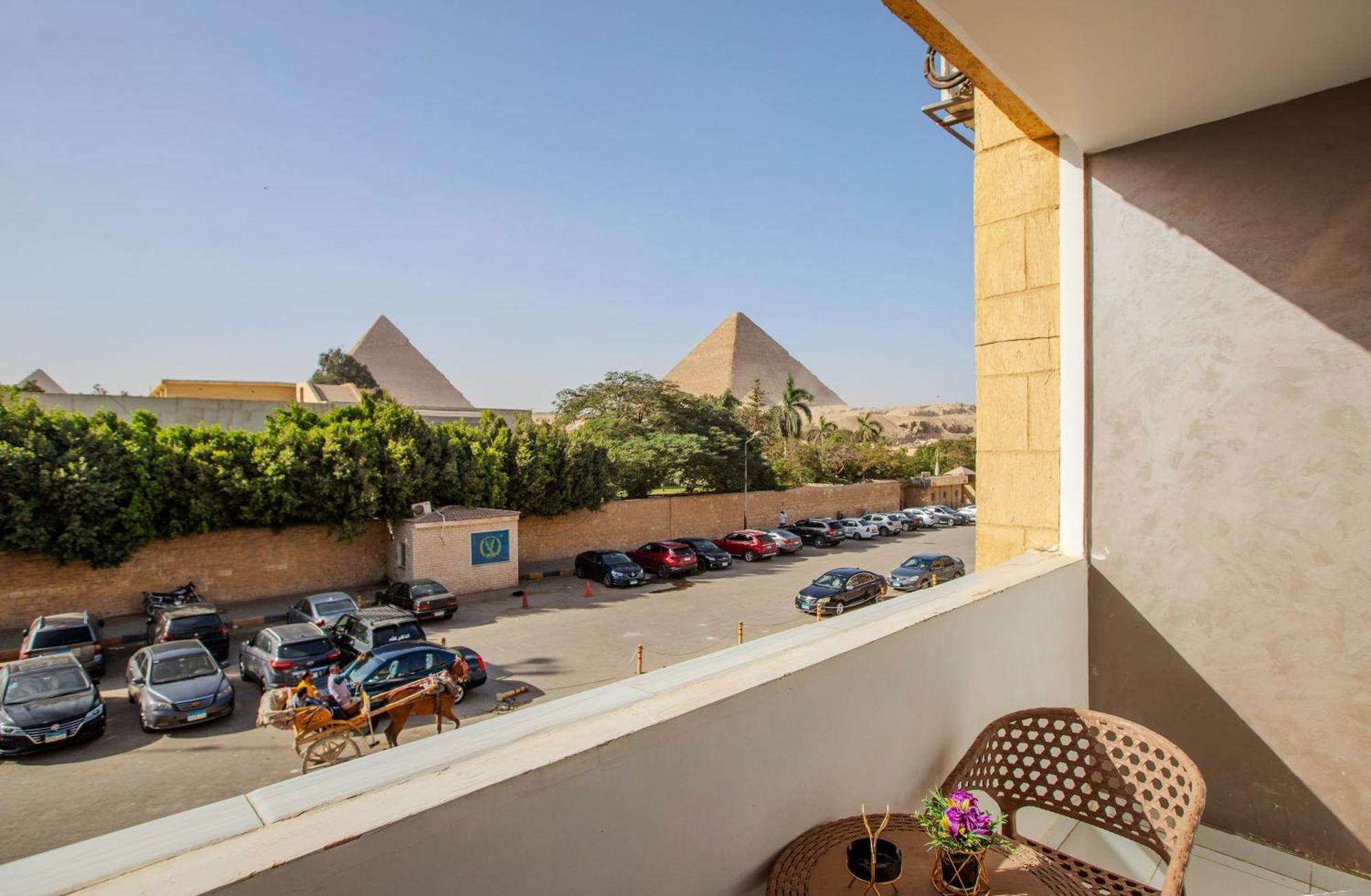 Papyrus Pyramids Kairo